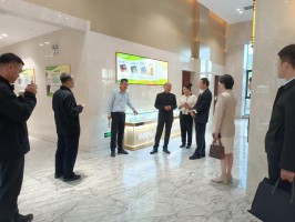 五莲县县委常委、组织部长柴岚民一行莅临宝恒集团考察交流